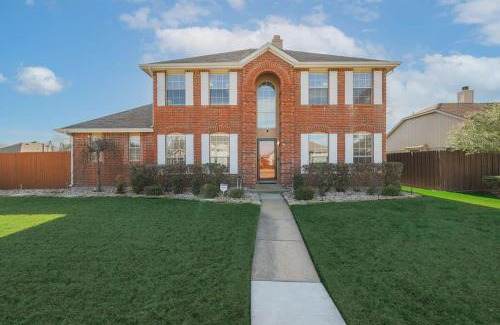 Rowlett House | Luxury 5 BR Jacuzzi Gym Near Lake for large Fam