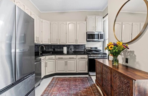 Shaw Apartment | Luxury 5BR Townhouse | Heart of DC | Private Patio