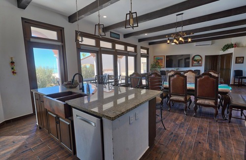 Laguna Shores House | Luxury 6 Bed Beachfront Home in Laguna Shores Pool, Pickleball, Kayaks, Spa