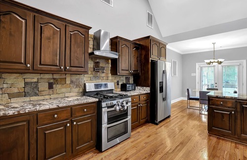 Fayetteville House | Luxury 6 bedroom pool, jacuzzi, theater room, game room