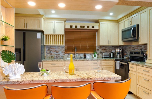 Greenwood Villa | Luxury 8BR Villa, Pool, Butler & Free Meal