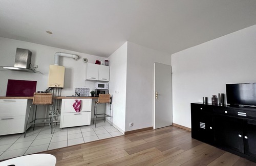 Saint-Pierre-du-Perray Apartment | Luxury apartment facing the Parc du Château in Saint-Pierre-du-Perray