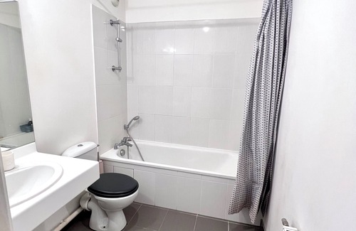Saint-Pierre-du-Perray Apartment | Luxury apartment facing the Parc du Château in Saint-Pierre-du-Perray