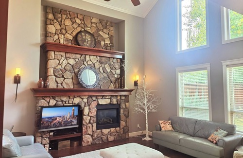 Surrey House | Luxury and cozy home