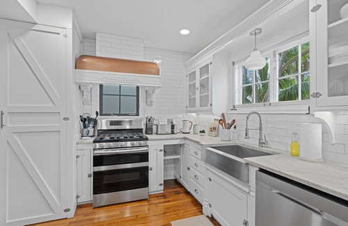 Flamingo Parks House | Luxury and Historic Elegance in a Charming West Palm Beach Villa. Pet Friendly!