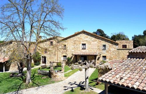 Llagostera Cottage | Luxury and nature in a rural farmhouse of the sg. XVI