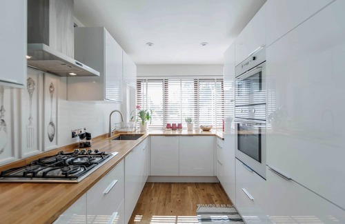 Greenwich West House | LUXURY AND SPACIOUS 4 BEDS FOR THE LARGER GROUPS