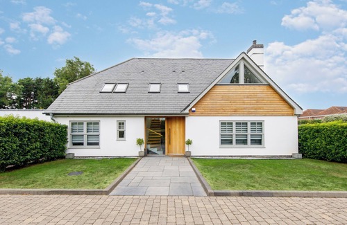 Bosham House | Luxury and Spacious 5 bed House, 5 Minutes Walk From Bosham Estuary