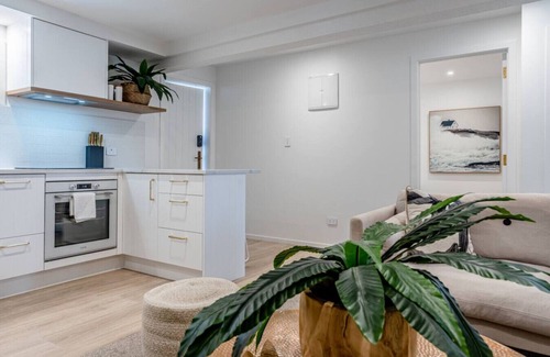 Mission Bay Apartment | Luxury Apart, Garden View, Beachside, Full Kitchen