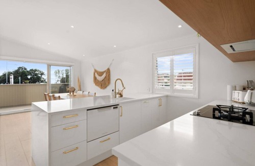 Mission Bay Apartment | Luxury Apart w/Seaviews | Full Laundry, Kitchen