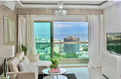La Julia Apartment | LUXURY APART WITH SEA VIEW, SPA, cine, pool ,