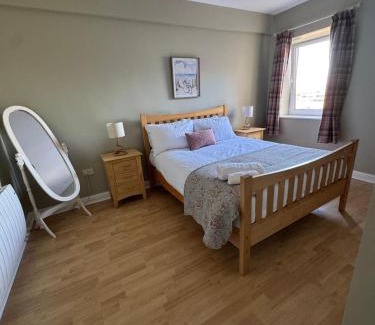 Lahinch Apartment | Luxury Apartment 1 min to Beach