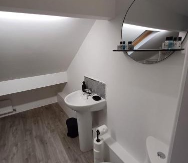 Tunstall Apartment | Luxury Apartment - Above iconic High Lane Oatcakes