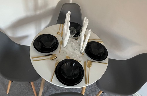 Horley House | Luxury apartment close to Gatwick Airport