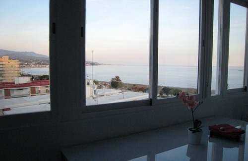 Torre del Mar Apartment | Luxury apartment with stunning sea views very close to the beach (WLAN Smart TV)