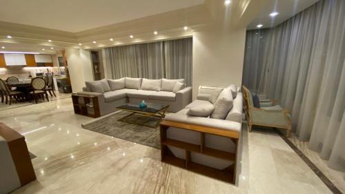 Old Cairo Apartment | luxury apartment firist row nile view maadi cairo-4