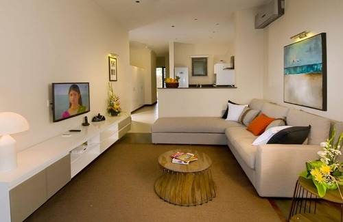 La Mivoie Apartment | LUXURY APARTMENT GIVING UP ON THE BEACH