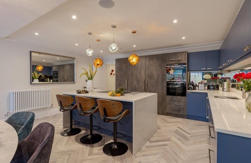 Farnham Apartment | Luxury Apartment in 18th century listed Hotel conversion