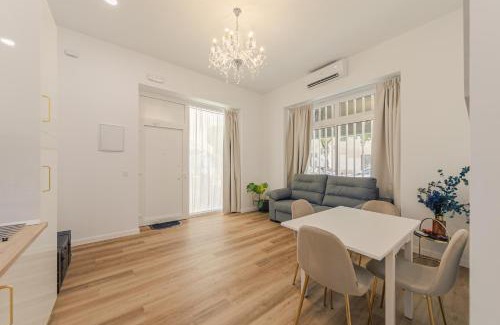 Los Remedios Apartment | Luxury Apartment Mª Luisa Park & Plaza de España