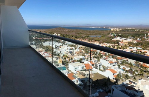 Quintas del Mar Apartment | Luxury apartment ocean view 15th floor