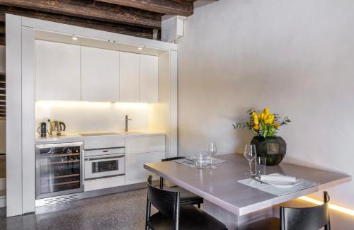 Citta Antica Apartment | Luxury Apartment on Piazza Erbe