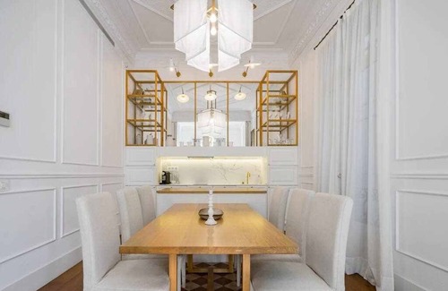Eixample Apartment | Luxury Apartment on Valencia Street