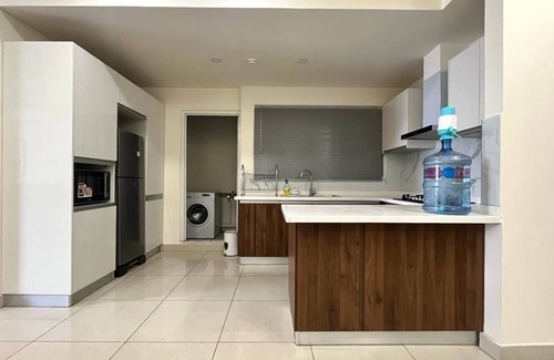 G-7 Sector Apartment | Luxury Apartment w/City View