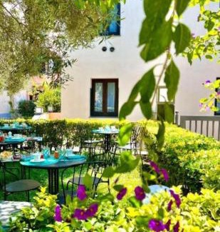 Pozzuoli Apartment | Luxury Apartment with balcony garden view