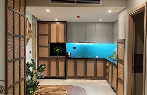 Bai Chay Apartment | Luxury apartment with view of Ha Long bay - 5 min from the beach