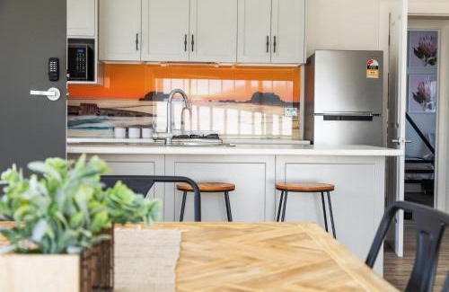 Carpenter Rocks Apartment | Luxury Apartments and Motel Rooms - Free Wifi - Close To Beach