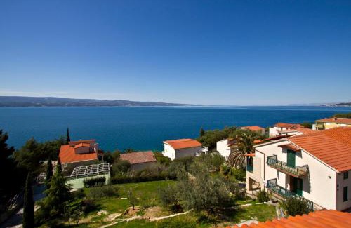 Tice Apartment | Luxury apt w shared pool 3 balconies and terrace