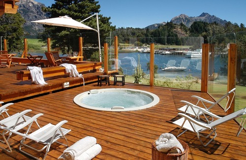 Llao Llao Villa | LUXURY LAKESIDE VILLA