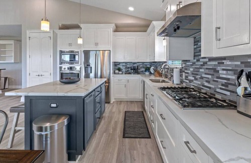 Hackberry House | Luxury at the Water