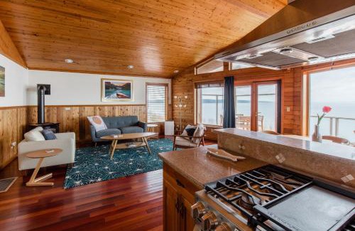 Langley House | Luxury Beach Home Ocean View Sonos
