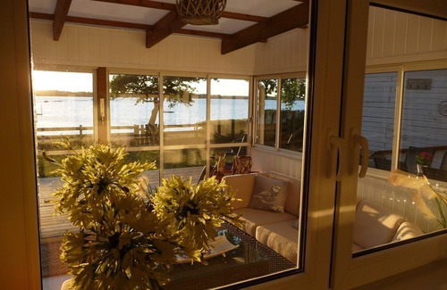 Almhult Municipality House | Luxury beach house with 3 bedrooms, directly on the sandy beach, evening sun, sauna, fishing