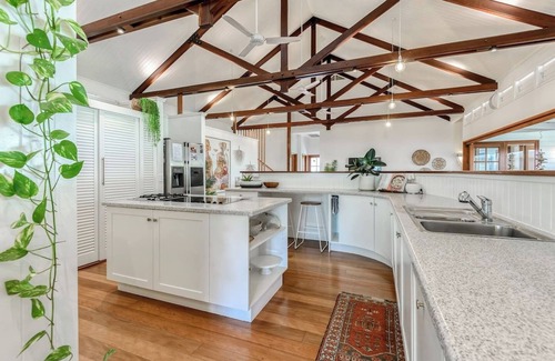 Kewarra Beach House | Luxury beachfront home 20 minutes from Cairns CBD