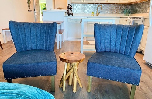 Punaluu Condo | Luxury Beachfront Condo w/AC
