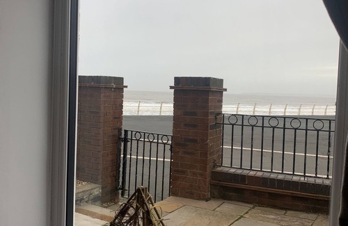 Port Talbot House | Luxury beachfront pet friendly 3 bed townhouse