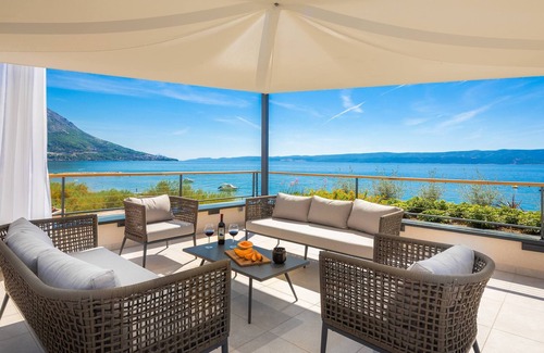 Omis Villa | Luxury beachfront VILLA FLORES heated outdoor and indoor swimming pool
