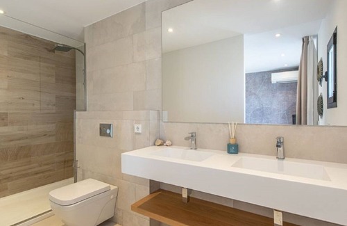 El Prat de Llobregat Villa | Luxury beachfront villa with pool