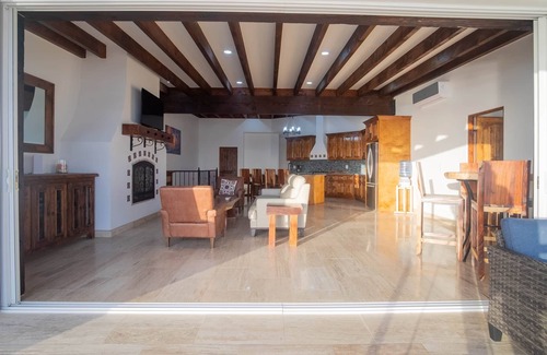 La Fonda Villa | Luxury Beachfront Villa: Ocean Views/Private Pool & Spa - 30 secs to Beach!n
