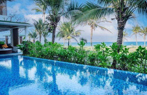 Ngu Hanh Son Villa | Luxury Beachfront Large Villa For Vacation in Da Nang, Viet Nam