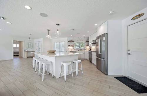 Forest Isles House | Luxury Beachside 4BR/3BA Waterfront Home