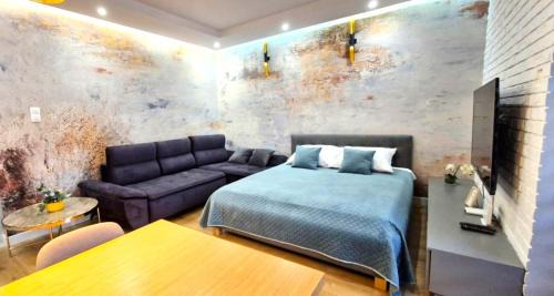 Krakow Apartment | LUXURY BLUE CASCADE studio DOWNTOWN balcony