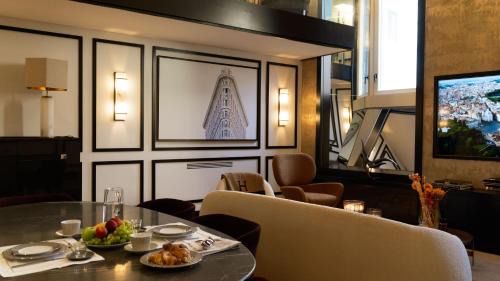 Rione IV Campo Marzio Apartment | Luxury Borghese Loft