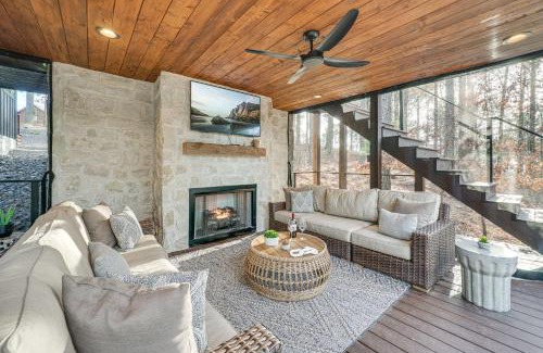 Broken Bow House | Luxury Broken Bow Cabin with Hot Tub on 3 Acres!