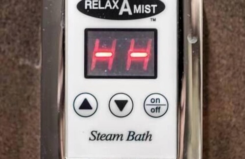 Calgary House | Luxury BSMT, Banff Pass, Pool Table, Steam Shower