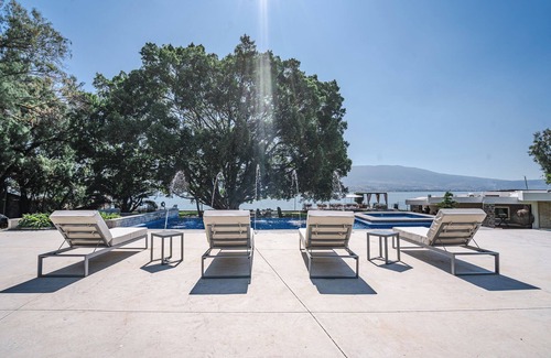 Cajititlan House | Luxury Bungalow Lake view Cajititlan