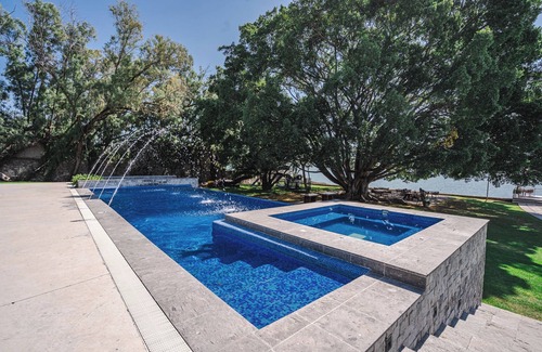 Cajititlan House | Luxury Bungalow Lake view Cajititlan