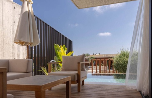 Chlorakas House | Luxury Bungalow with Infinity Pool and Scenic Views